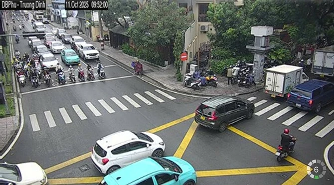 858hcm-cam2-1760235169.jpg