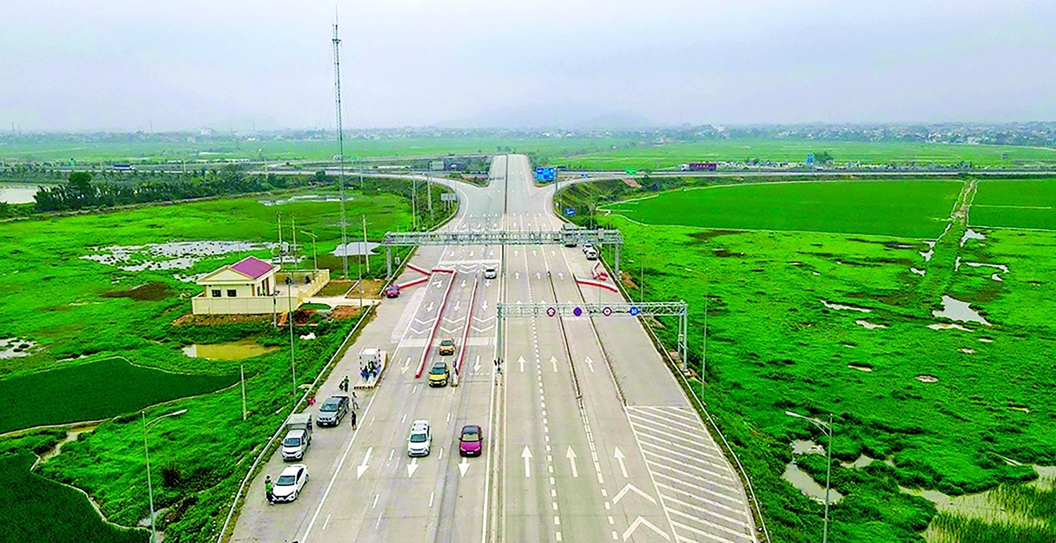 xe-qua-tram-thu-phi-dong-xuan-phuong-dong-son-thanh-hoa-tren-tuyen-cao-toc-mai-son-ql45-sang-33-1772554319955107058956-1772589685.jpg