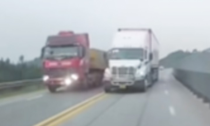 lan-lan-di-nguoc-chieu-tren-cao-toc-tai-xe-xe-container-bi-phat-5-trieu-dong-18533467-1773235685737-17732356873081617219963-1773280101.jpg