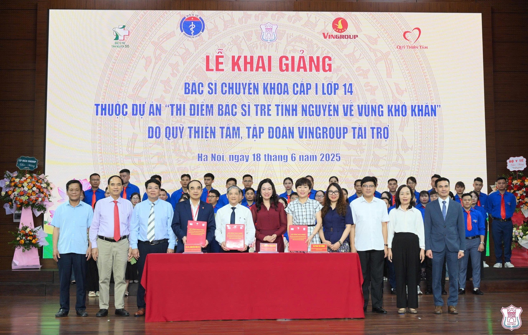 18062025-khai-giang-lop-14-50-bac-sy-mien-bac-trung-1790999744.jpg