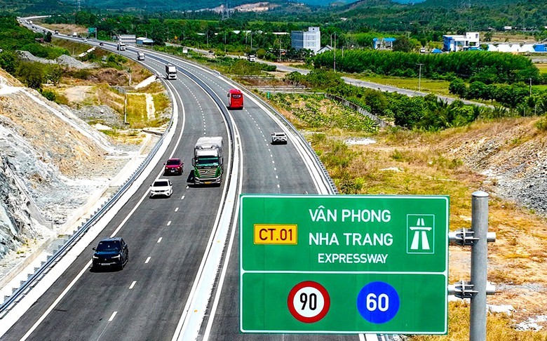 van-phong-nha-trang-17918838138541084124707-1791942535.jpg
