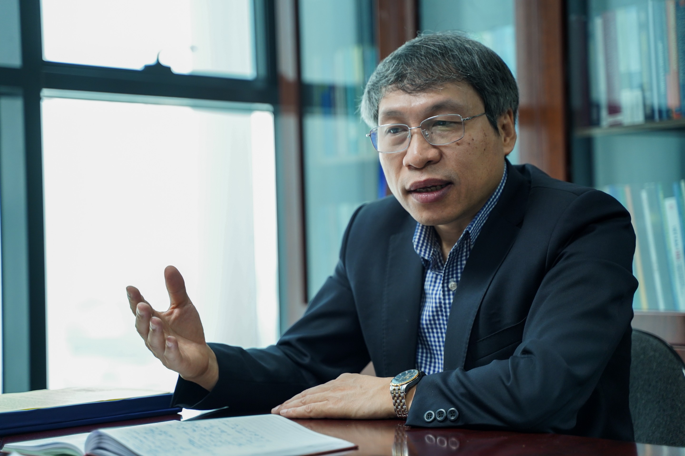 pgsts-bui-quang-tuan-nguyen-vien-truong-vien-kinh-te-viet-nam-1792396874.jpg