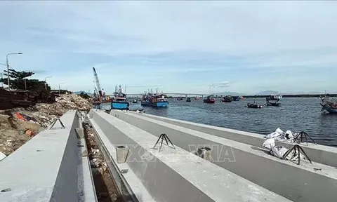 Những công trình khẩn cấp chạy đua với mùa mưa lũ