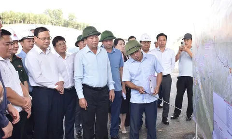 Bộ trưởng Trần Hồng Minh kiểm tra tiến độ thực hiện dự án cao tốc Tuyên Quang - Hà Giang
