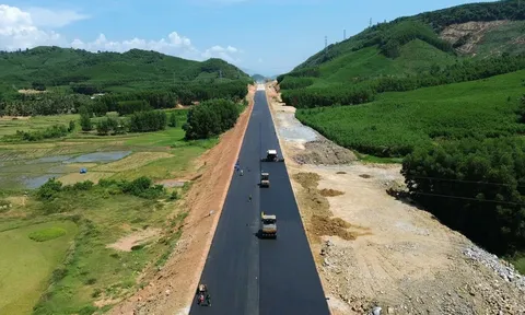 Bộ Xây dựng yêu cầu bổ sung nguồn lực, xử nghiêm nhà thầu chậm, bứt tốc giải ngân