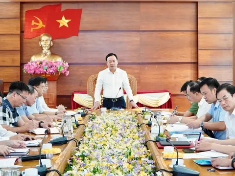 Phó Chủ tịch UBND tỉnh Quách Tất Liêm làm việc với Sở Xây dựng về công tác quản lý Nhà nước lĩnh vực giao thông vận tải