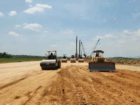 Tăng ca kíp, đẩy tiến độ cao tốc Quy Nhơn - Pleiku
