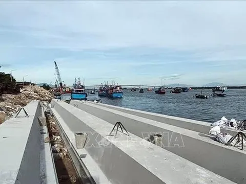 Những công trình khẩn cấp chạy đua với mùa mưa lũ