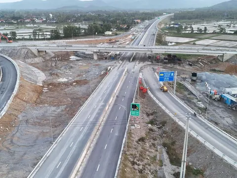 Phấn đấu đến 2030 có khoảng trên 5.000 km đường bộ cao tốc