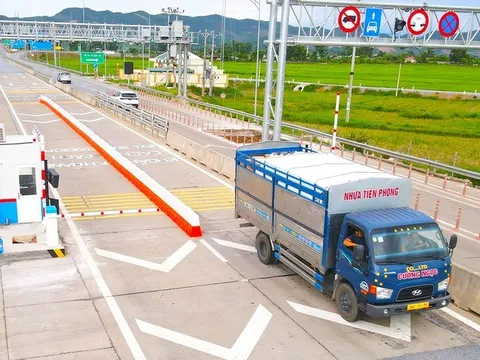 Cục Đường bộ lên tiếng về lưu lượng và mức phí cao tốc Bắc - Nam