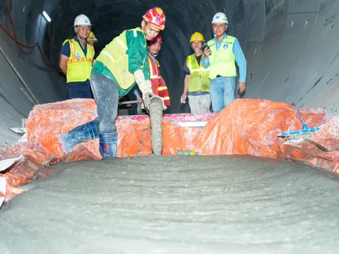 Bên trong đường hầm metro Nhổn - ga Hà Nội: Những lớp bê tông đầu tiên đang thành hình