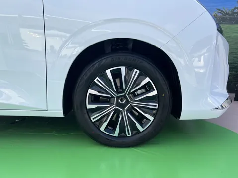Lưu ý gì khi dùng ô tô mùa hanh khô?