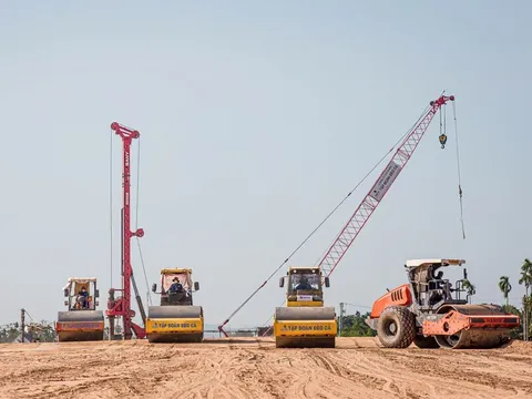 Bộ trưởng Trần Hồng Minh chỉ đạo quyết liệt, khơi thông điểm nghẽn dự án giao thông