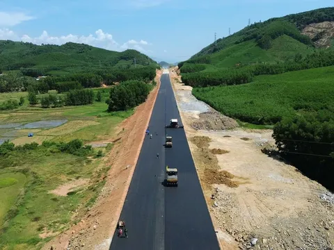 Bộ Xây dựng yêu cầu bổ sung nguồn lực, xử nghiêm nhà thầu chậm, bứt tốc giải ngân