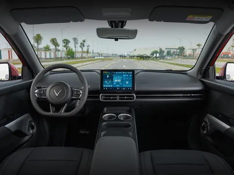 Chủ xe VinFast VF MPV 7 hưởng lợi từ hệ thống trạm sạc và dịch vụ phủ rộng toàn quốc