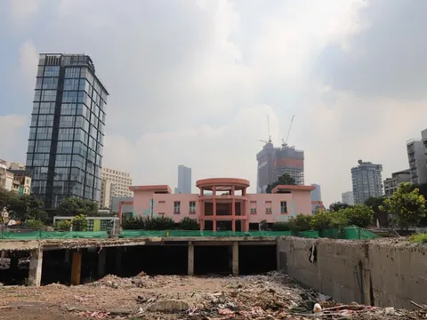 Dỡ bỏ sân khấu tại trung tâm TP.HCM, nhường chỗ làm ga đường sắt Bến Thành - Cần Giờ