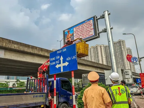 Hà Nội: Vận hành 36 màn hình LED thông minh cảnh báo ùn tắc, ngập lụt theo thời gian thực